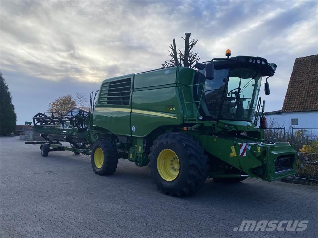 John Deere T550 Derliaus nuėmimo kombainai