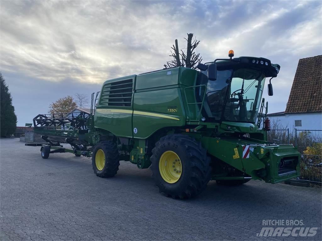 John Deere T550 Derliaus nuėmimo kombainai