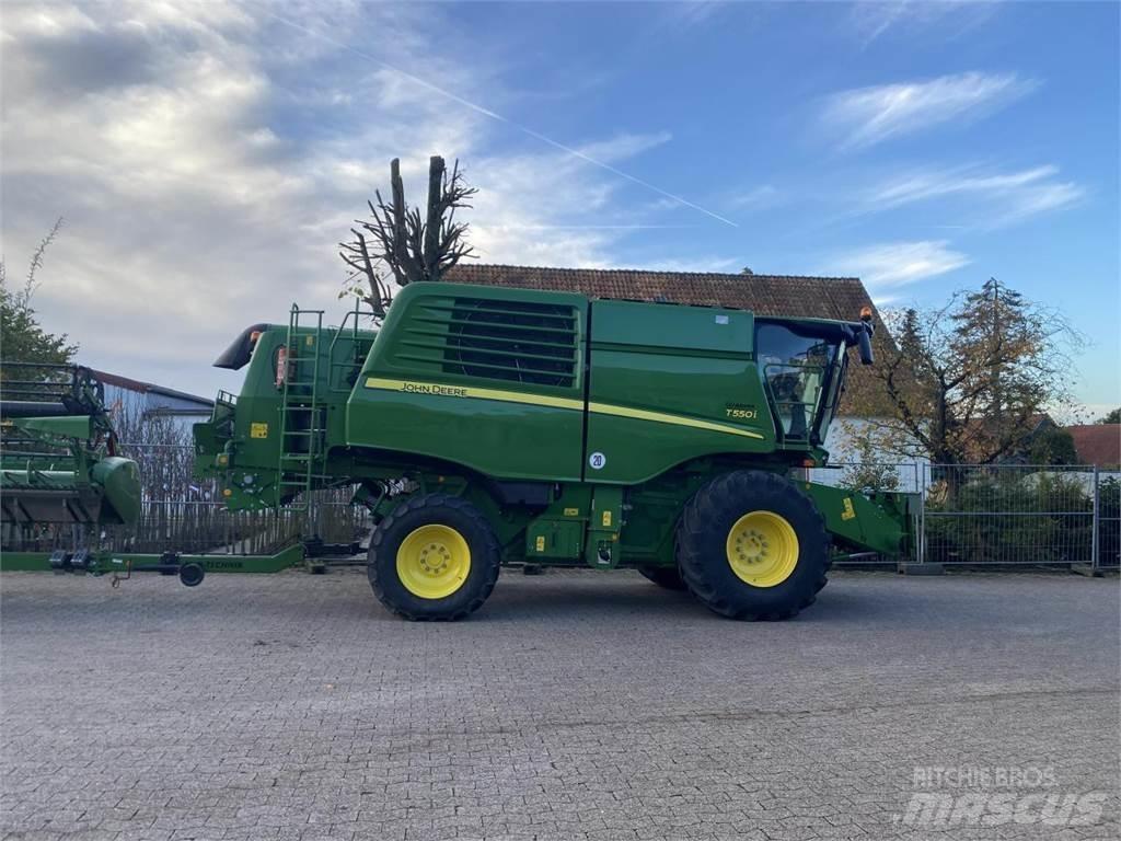 John Deere T550 Derliaus nuėmimo kombainai