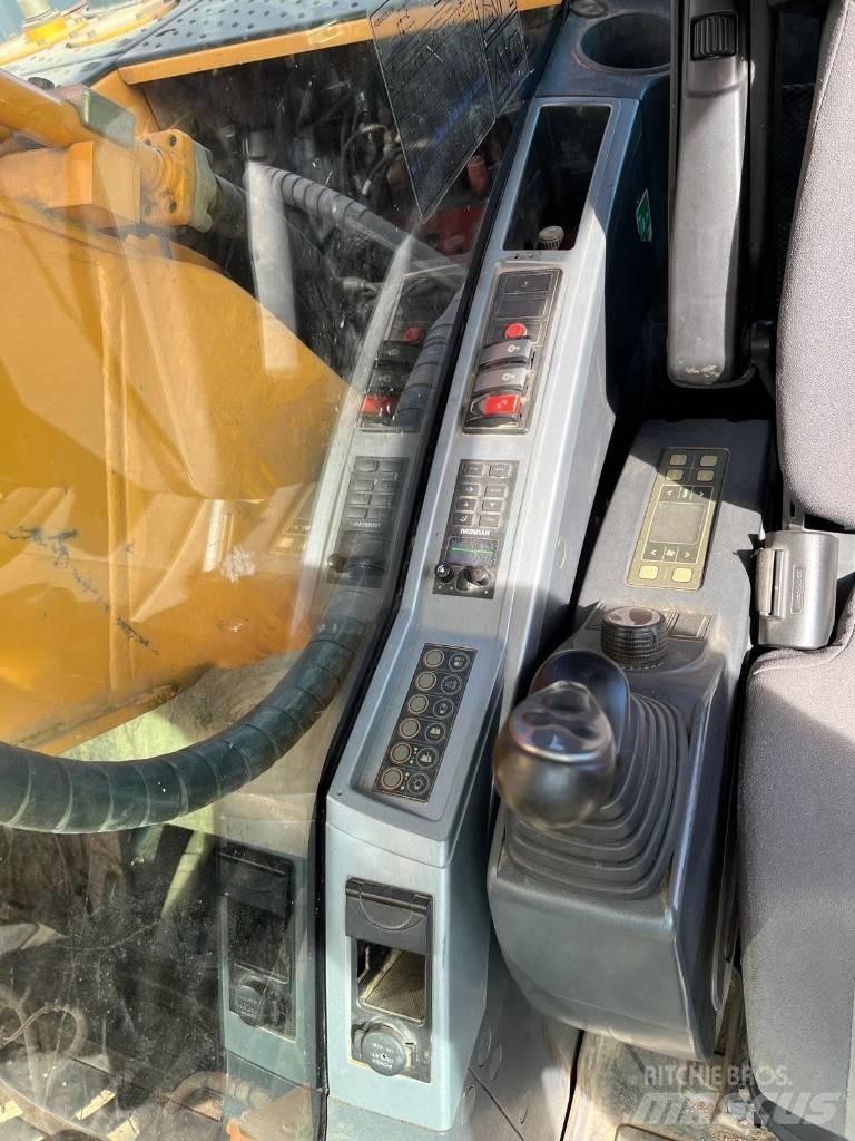 JCB JS 220 LC Vikšriniai ekskavatoriai