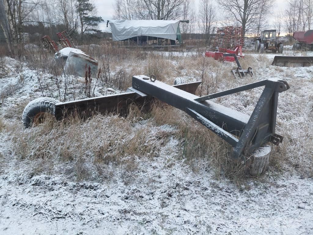 Takalana 300 Kita kelių ir sniego technika