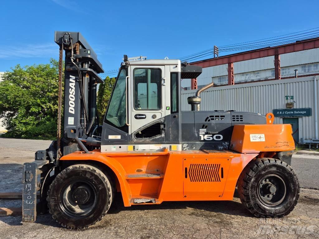 Doosan D 160 Šakiniai krautuvai - Kita
