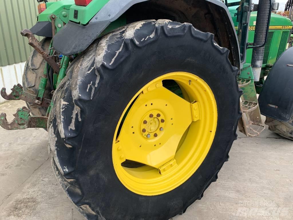 John Deere 6800 Traktoriai