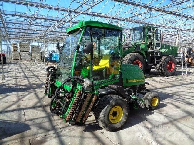 John Deere 3235C Sodo traktoriukai-vejapjovės