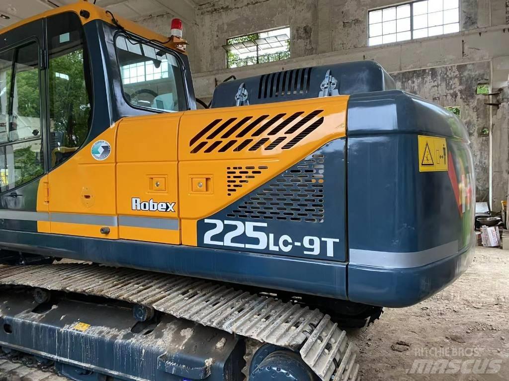 Hyundai 225LC-9 Vikšriniai ekskavatoriai