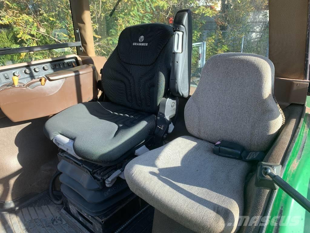 John Deere 8230 Traktoriai