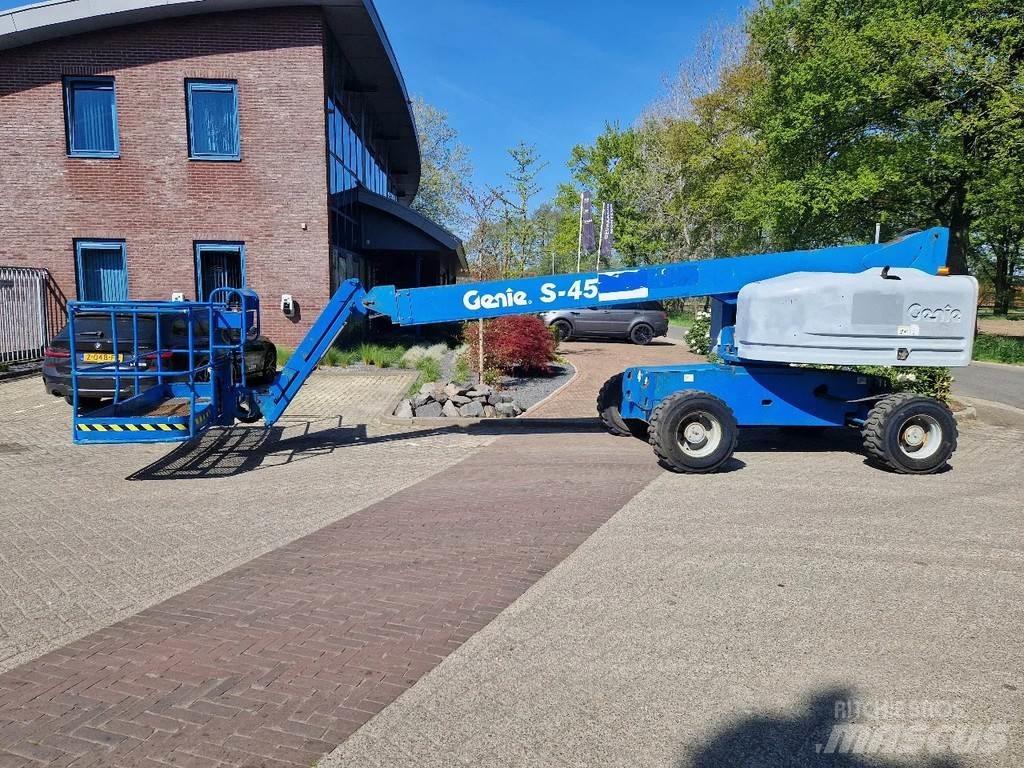 Genie S-45 Teleskopiniai keltuvai