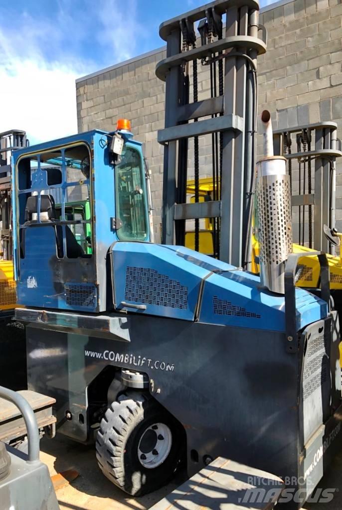 Combilift C4000 Krautuvai su pakrovimu iš šonų