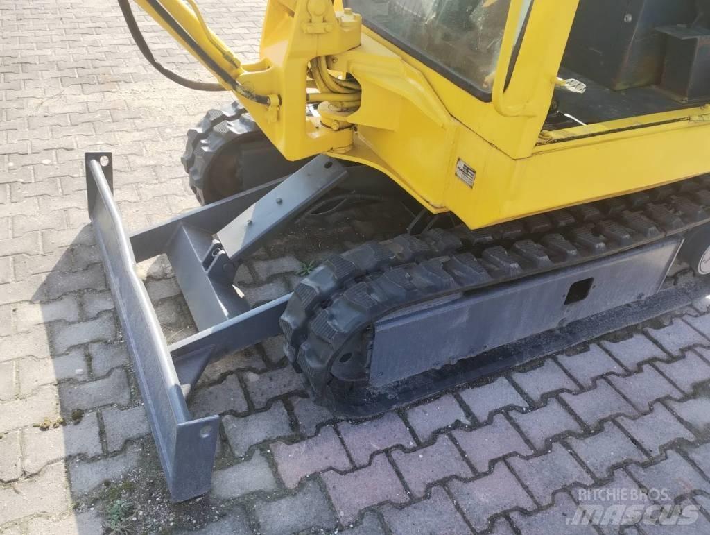 Komatsu PC 10 Vikšriniai ekskavatoriai