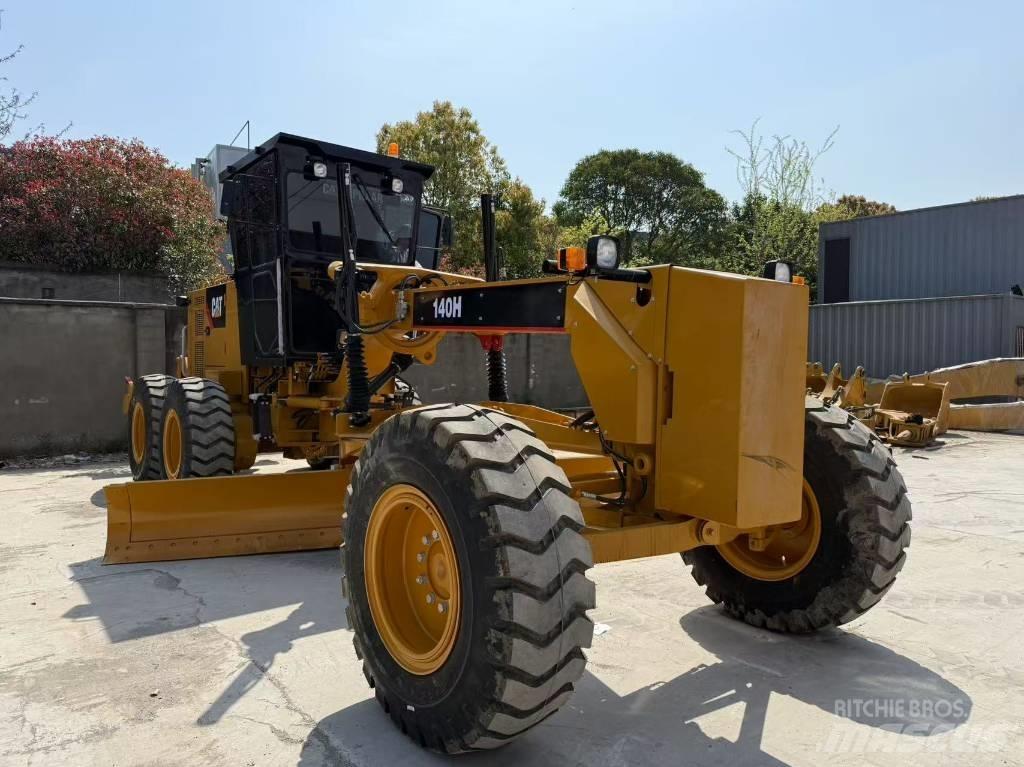 CAT 140 H Greideriai