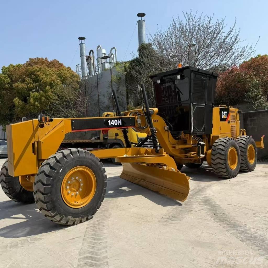 CAT 140 H Greideriai
