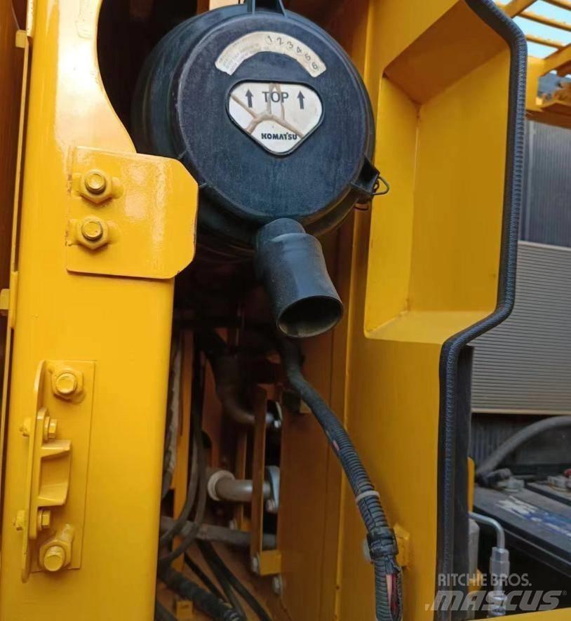 Komatsu PC 160 LC Vikšriniai ekskavatoriai