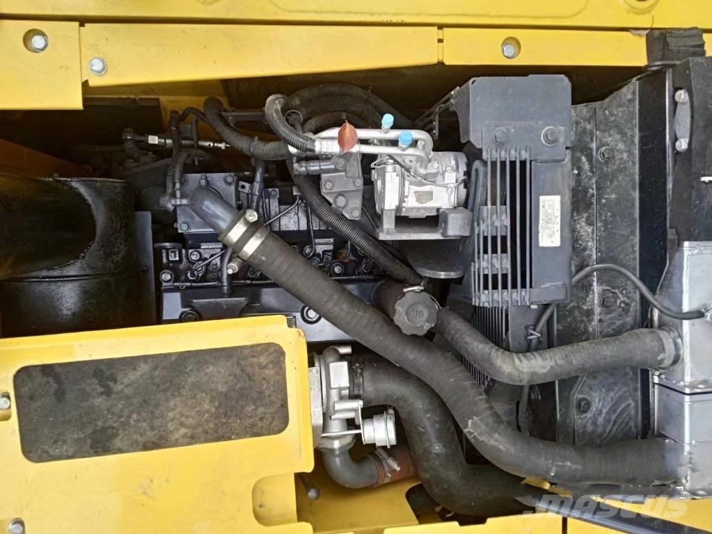 Komatsu PC130-7 Vikšriniai ekskavatoriai