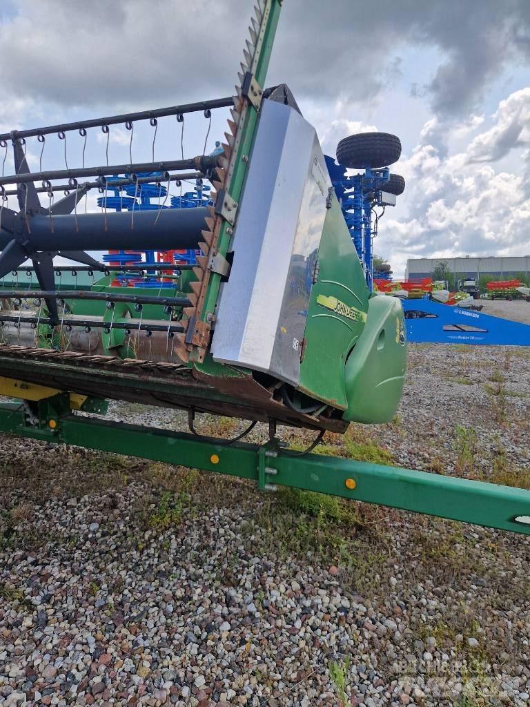 John Deere T670 Derliaus nuėmimo kombainai