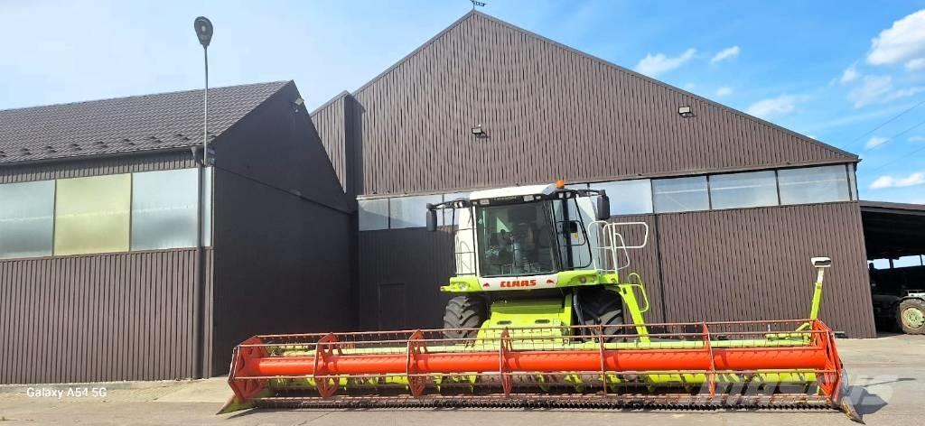 Claas 570 Derliaus nuėmimo kombainai