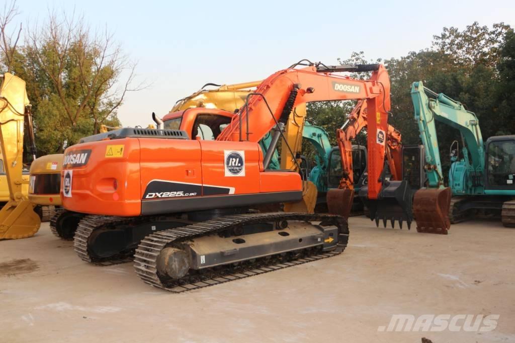 Doosan dx225 Vikšriniai ekskavatoriai