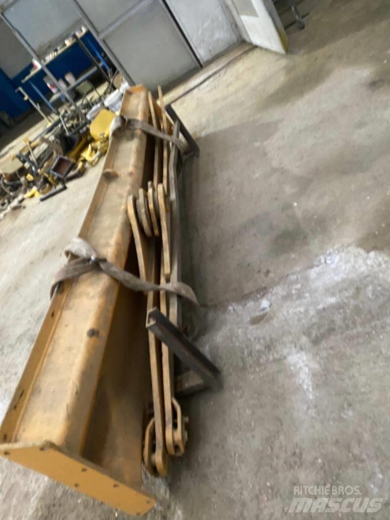 Volvo A 40 F Galiniai žibintai