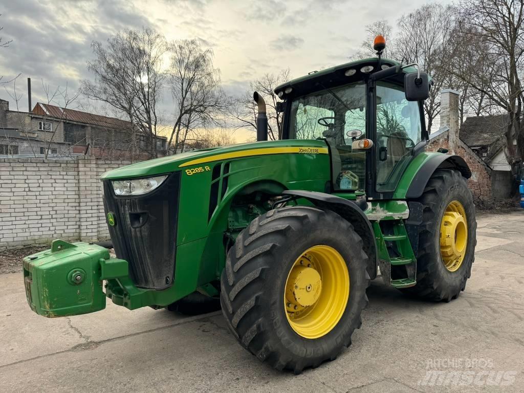 John Deere 8285 R Traktoriai