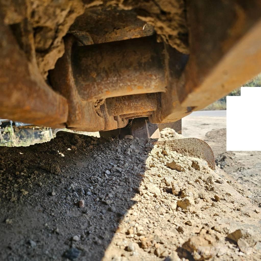 Hyundai Robex 300 LC Vikšriniai ekskavatoriai