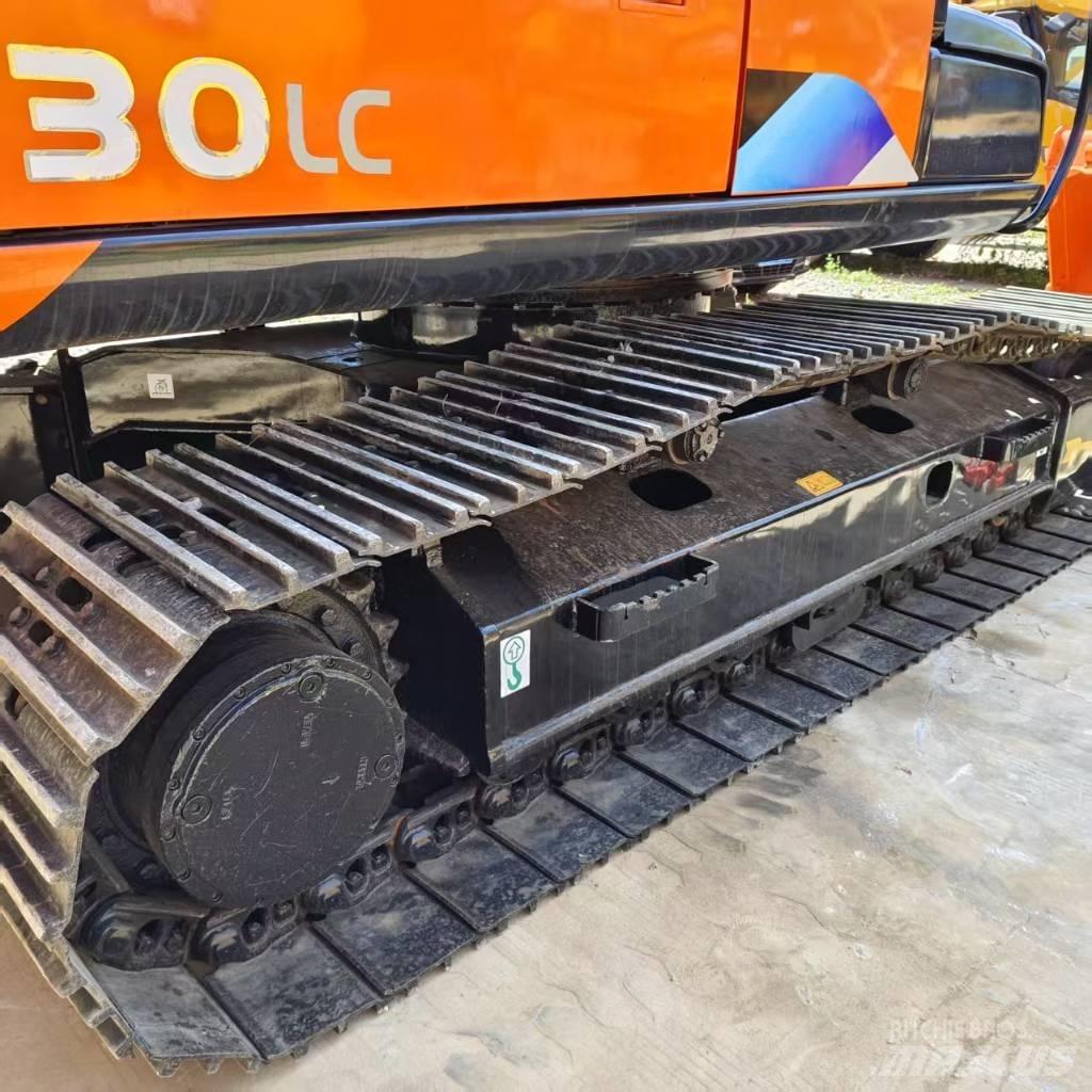 Hitachi ZX 130 Vikšriniai ekskavatoriai