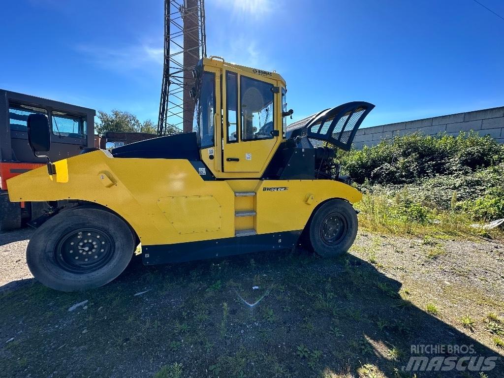Bomag BW24RH Pneumo volai