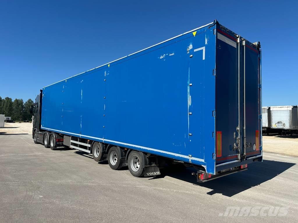 Kraker CF200 Puspriekabės su grindimis