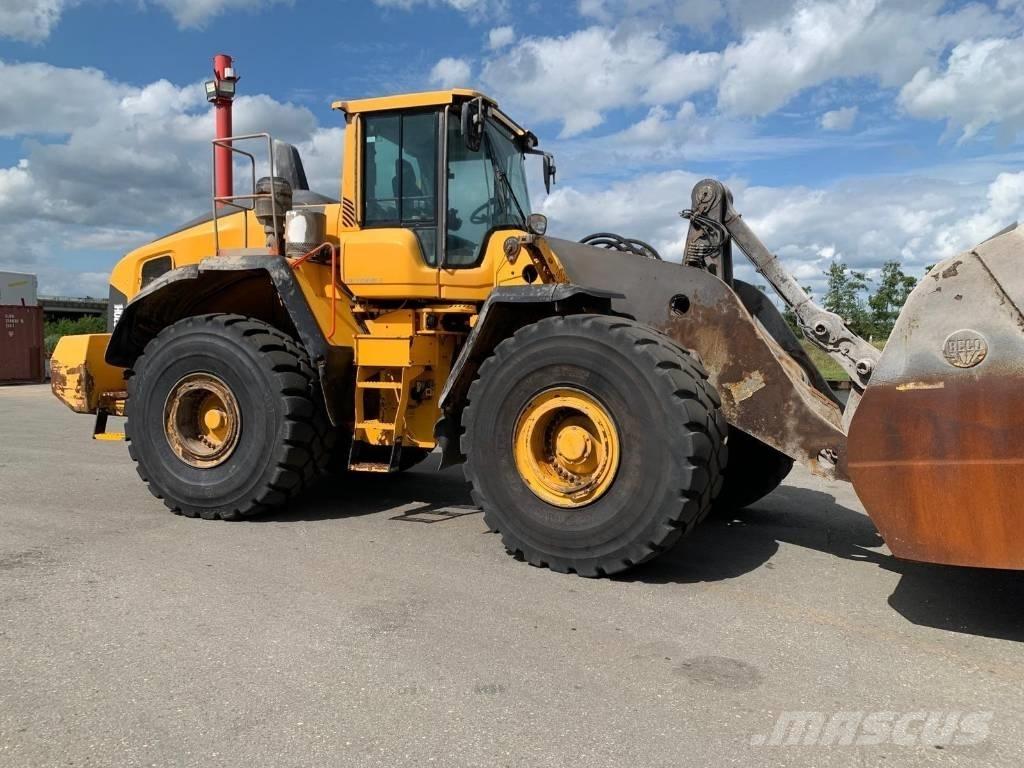 Volvo L 220 H Naudoti ratiniai krautuvai