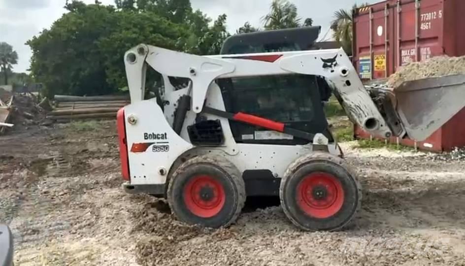 Bobcat S650 Krautuvai su šoniniu pasukimu