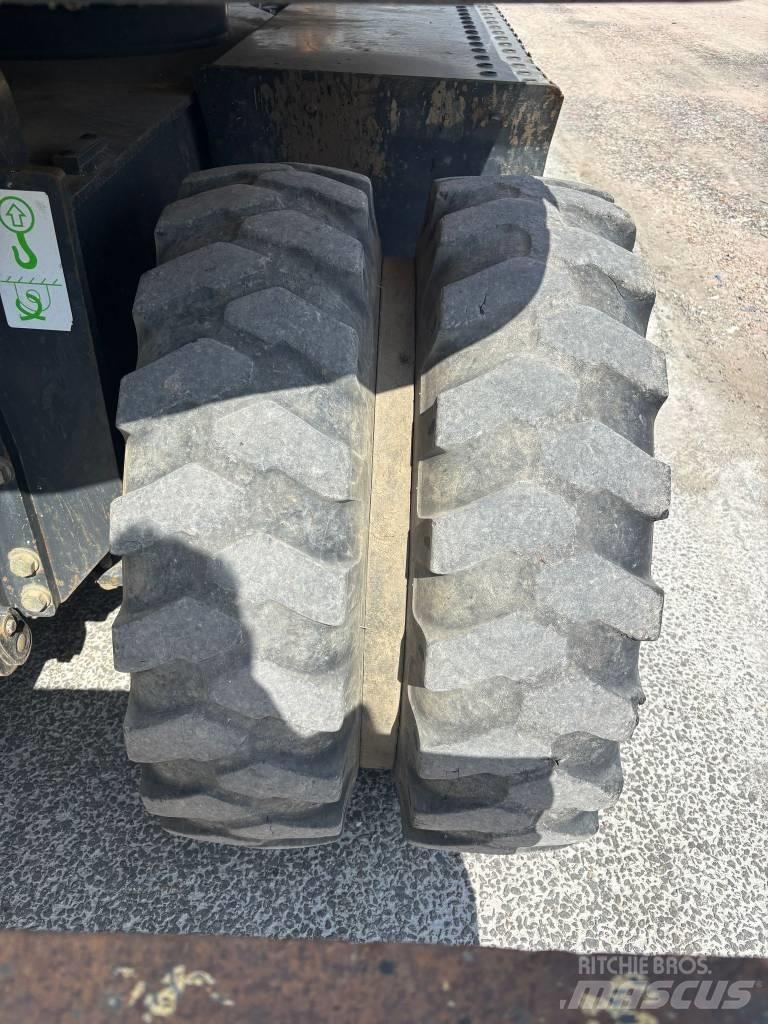 Komatsu PW 160 Ratiniai ekskavatoriai