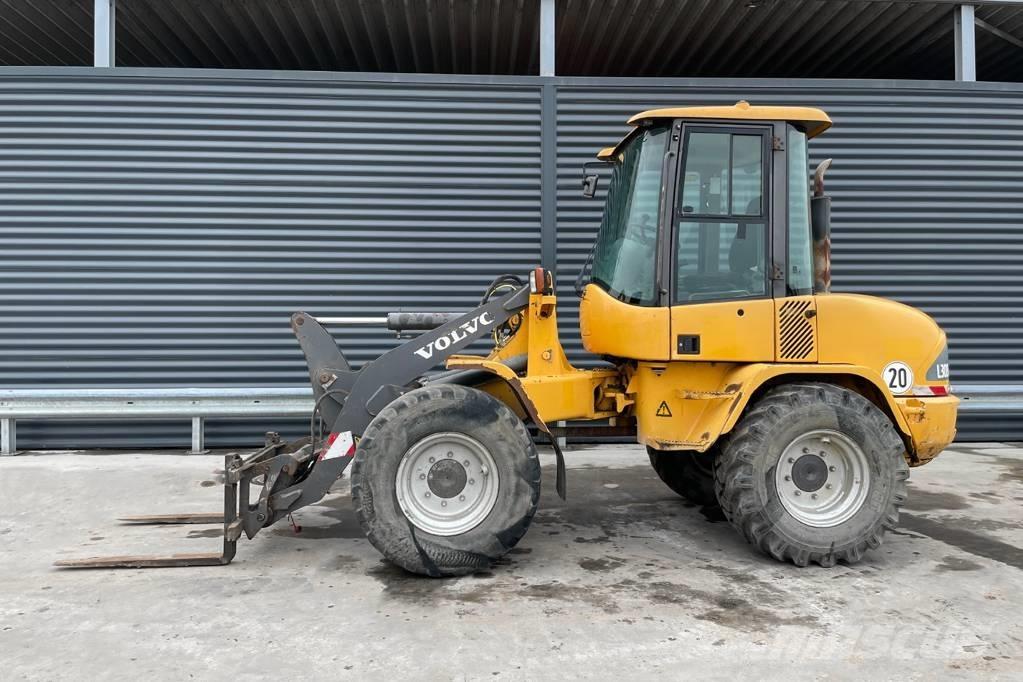 Volvo L 30 ZX Naudoti ratiniai krautuvai