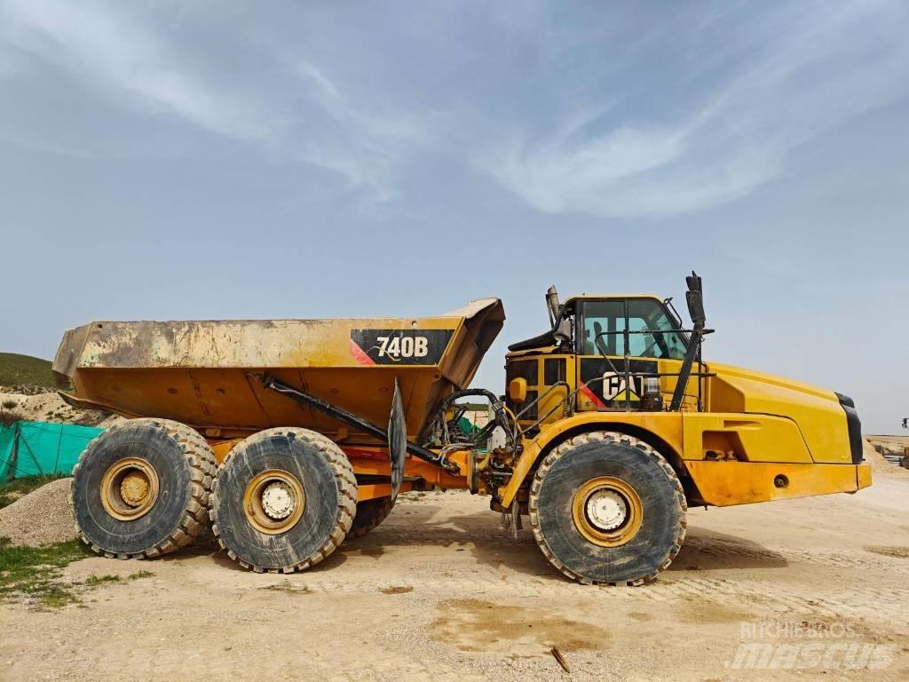 CAT 740B Karjeriniai savivarčiai