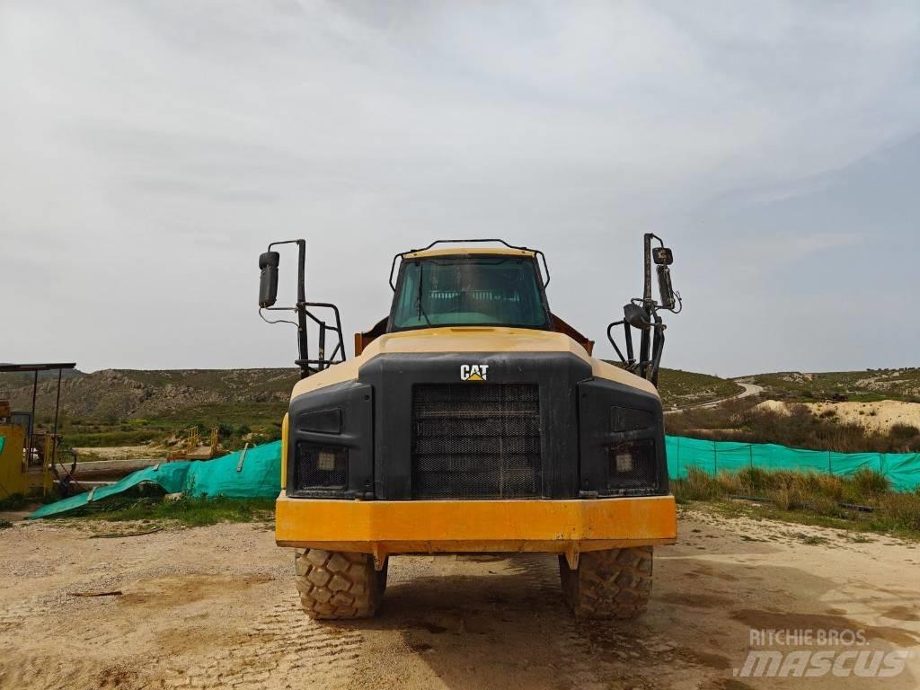 CAT 740B Karjeriniai savivarčiai