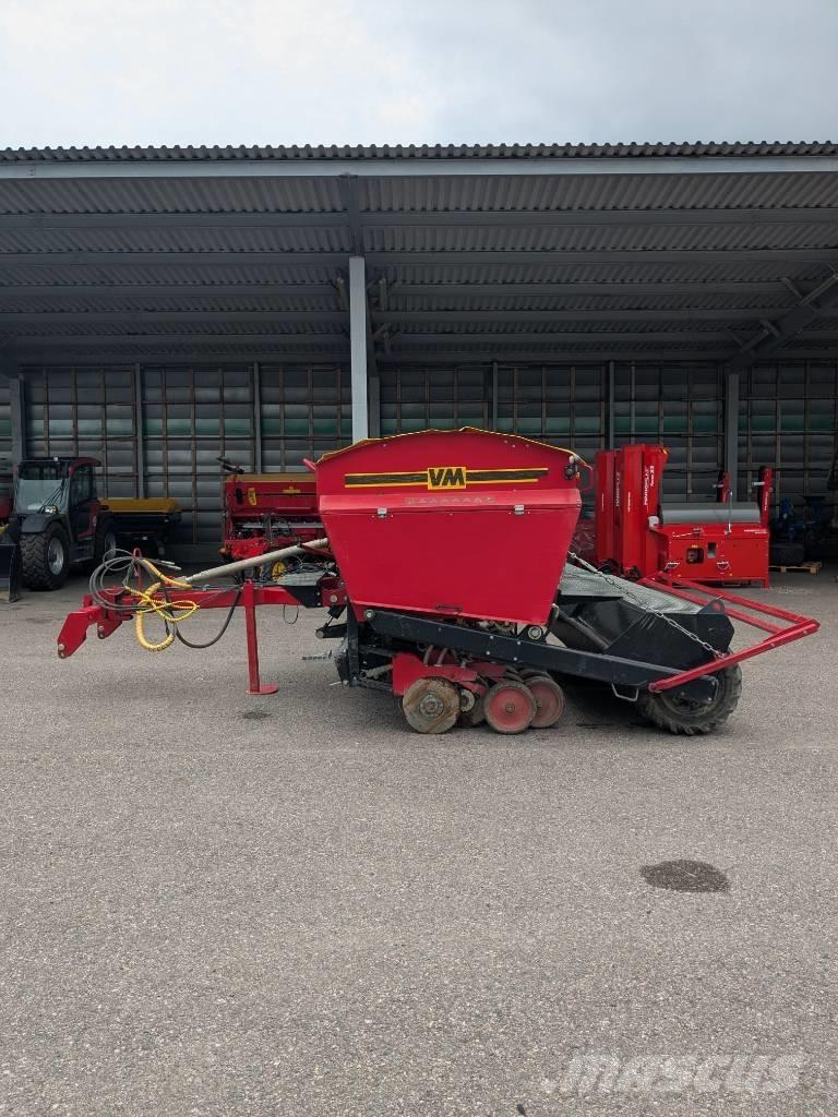 VM 300 SK Sėjamieji kombainai