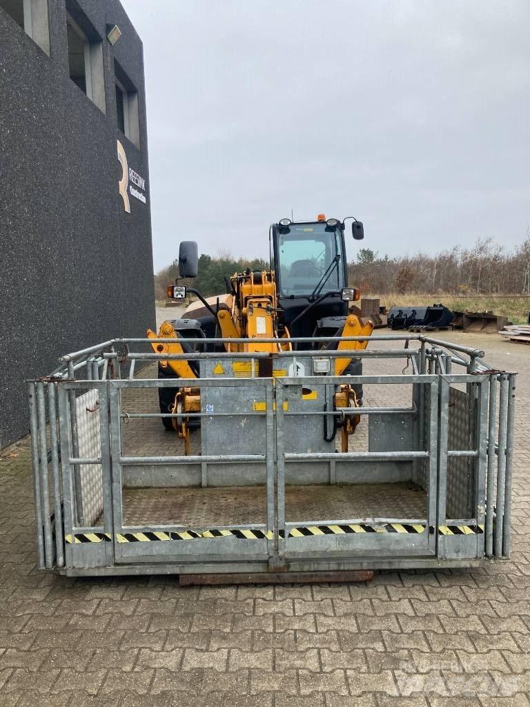 JCB 540-140 Teleskopiniai krautuvai