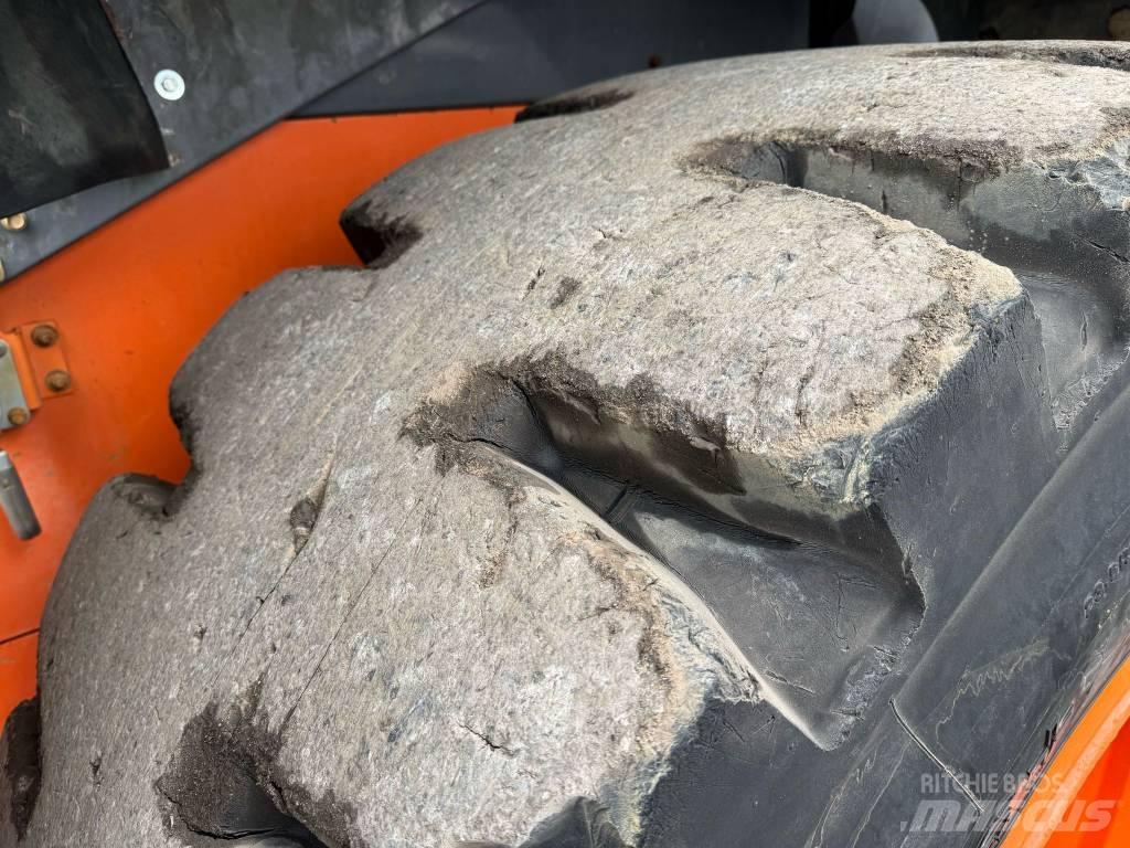 Hitachi ZW 250 Naudoti ratiniai krautuvai