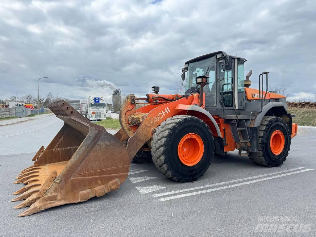 Hitachi ZW 250 Naudoti ratiniai krautuvai