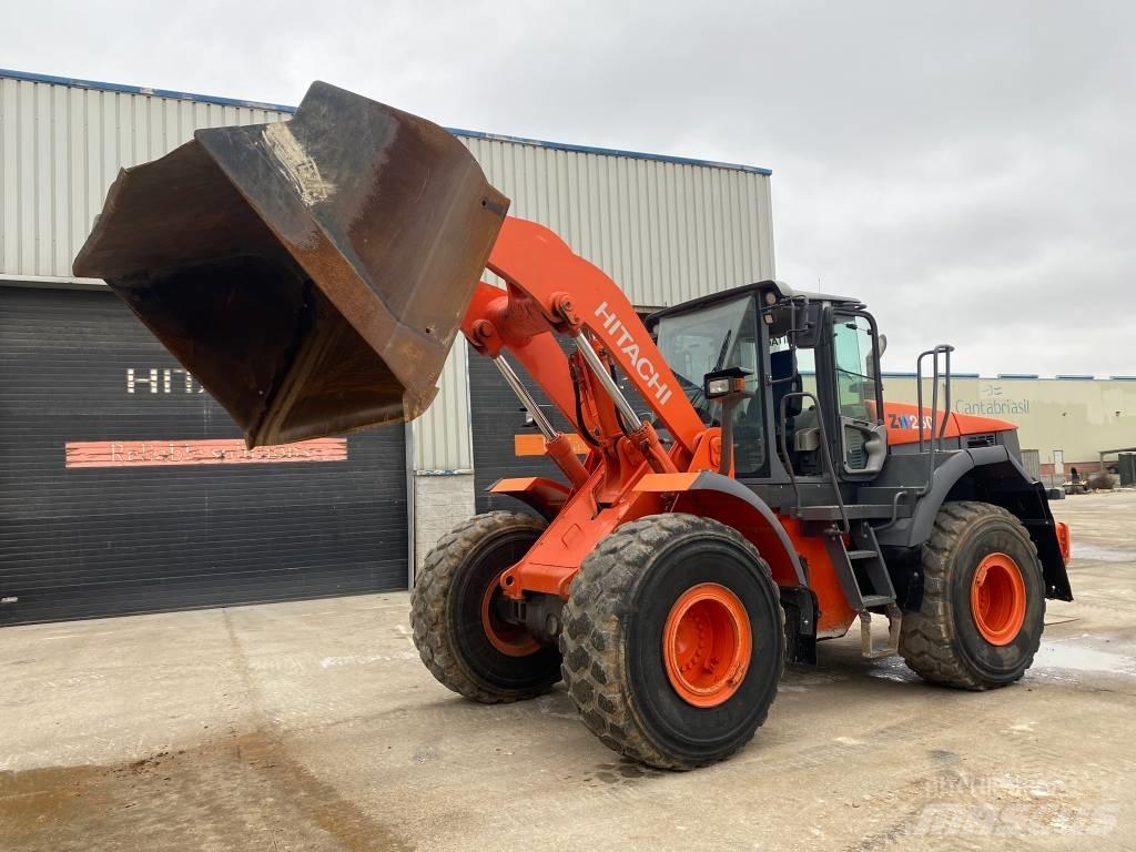 Hitachi ZW 250 Naudoti ratiniai krautuvai