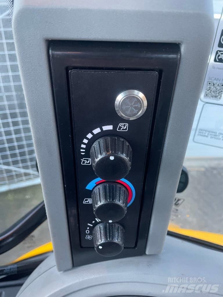 JCB 4CX Pro Ekskavatoriniai krautuvai