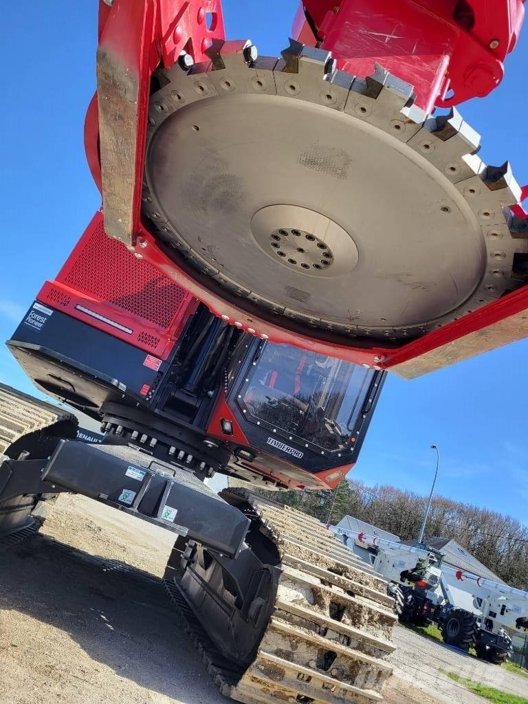  Quadco 24C Miško technika (Harvesteriai)