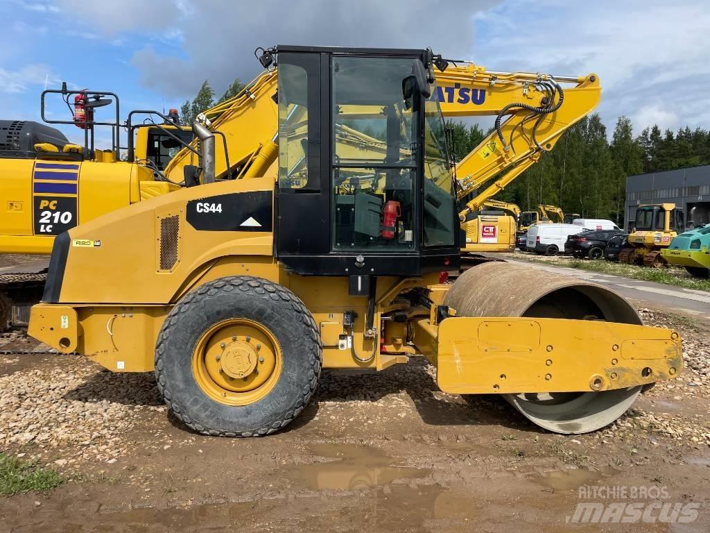CAT CS44 Vieno būgno volai