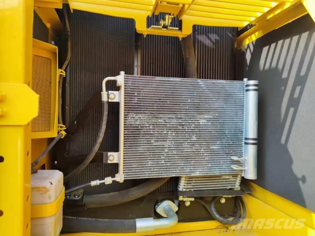 Komatsu PC 220 Vikšriniai ekskavatoriai