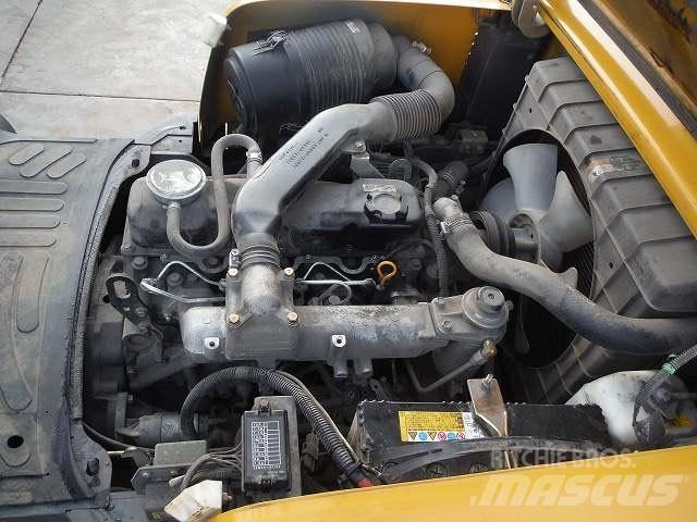 TCM FD25T3 Dyzeliniai krautuvai