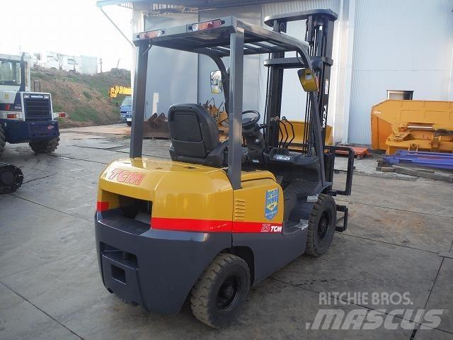 TCM FD25T3 Dyzeliniai krautuvai