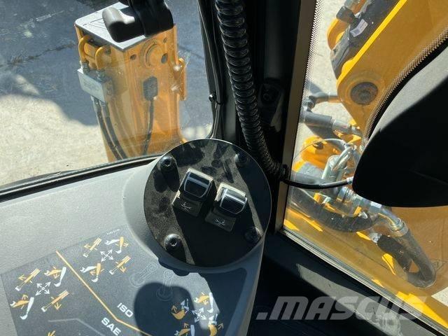 JCB 3CX Plus AEC Ekskavatoriniai krautuvai