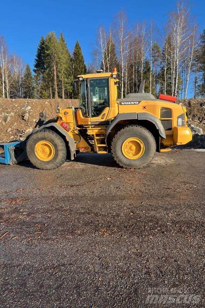 Volvo L 120 H Naudoti ratiniai krautuvai