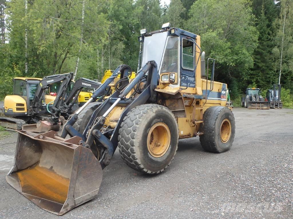 Komatsu WA 250-1 Naudoti ratiniai krautuvai