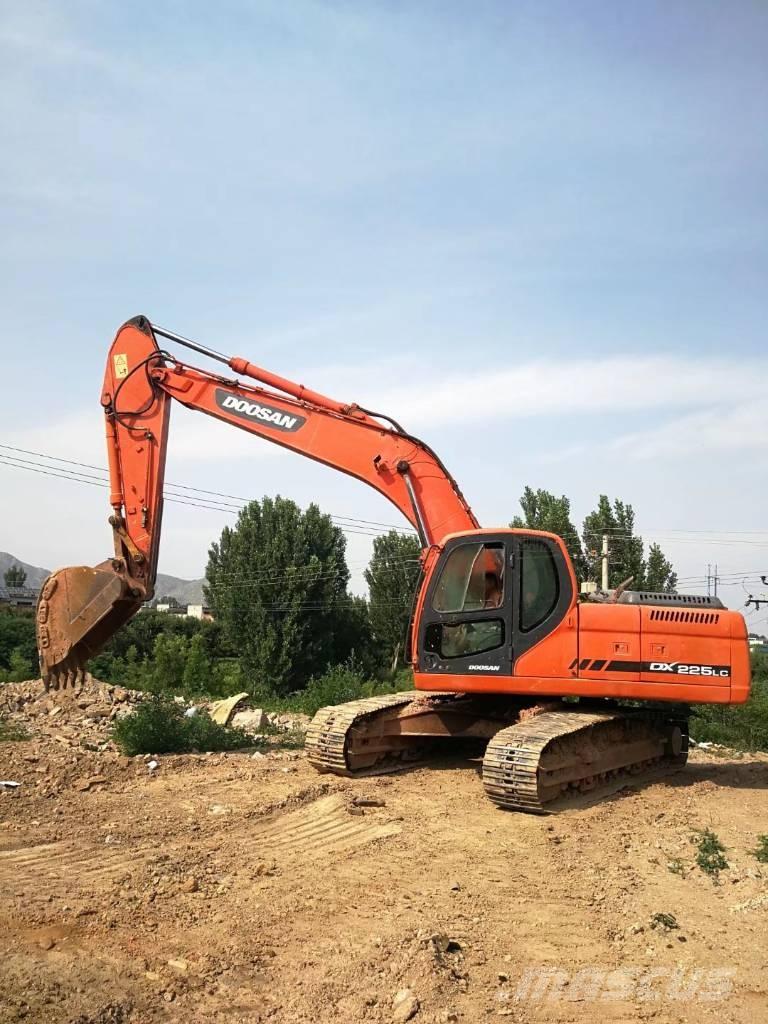 Doosan dx225 Vikšriniai ekskavatoriai