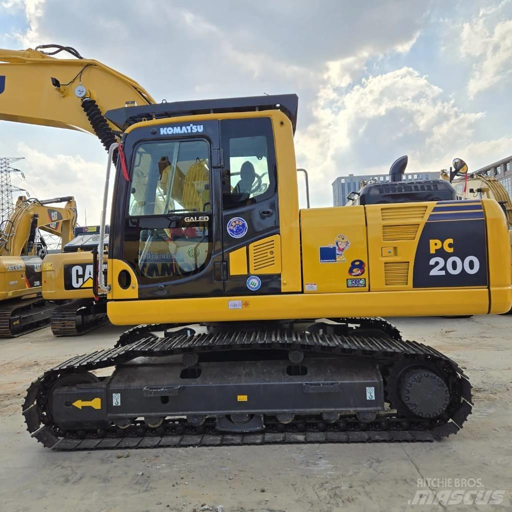 Komatsu PC 200-8 Vikšriniai ekskavatoriai