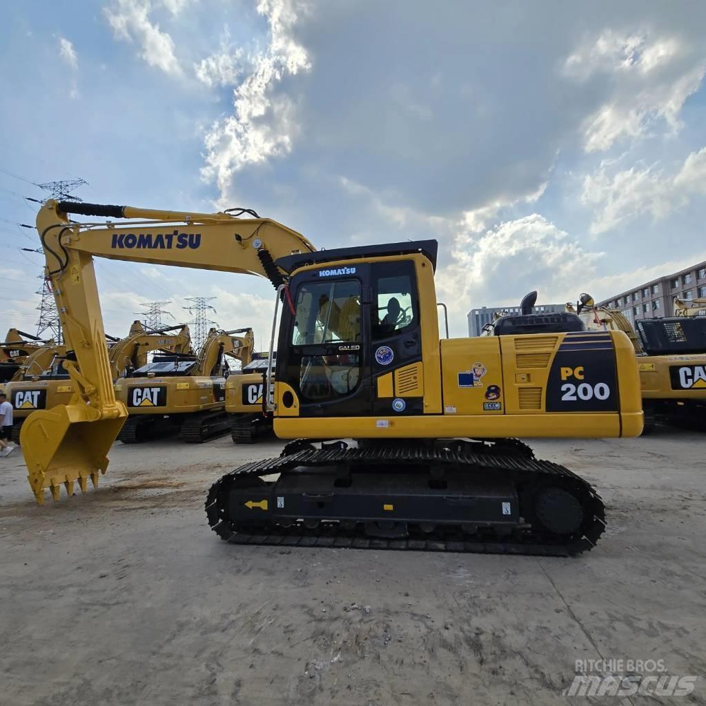 Komatsu PC 200-8 Vikšriniai ekskavatoriai