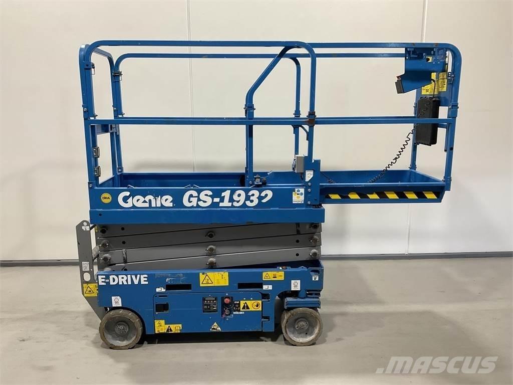 Genie GS-1932 Žirkliniai keltuvai